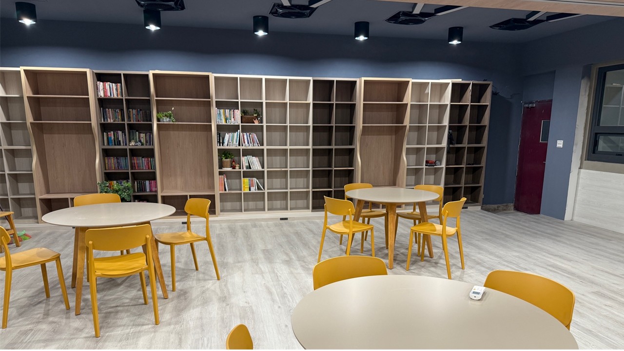 人文圖書室照片